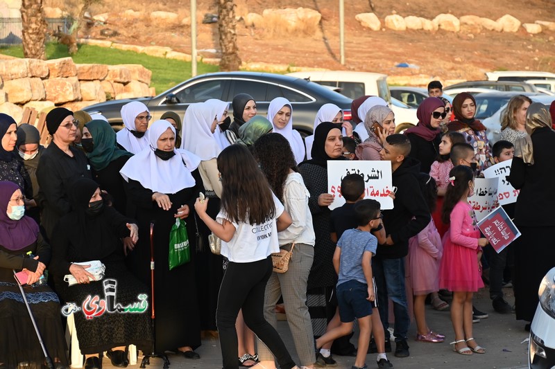 فيديو: مشاركة واسعة من اهالي وطلاب في الوقفة التنديدية ضد عنف الشرطة ويؤكدون : طلابنا ومدارسنا خط احمر ... مع غياب نواب البرلمان القسماويين ...